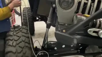 Pressurizing Passenger ORI Strut For Flex Test